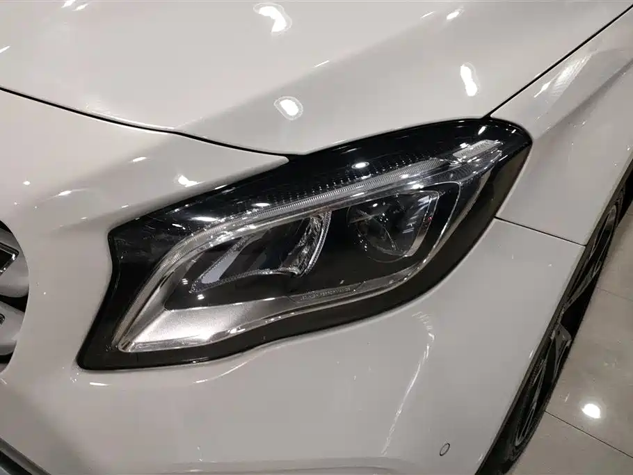 Mercedes-Benz GLA 2017 GLA 220 4MATIC Luxury фото 5