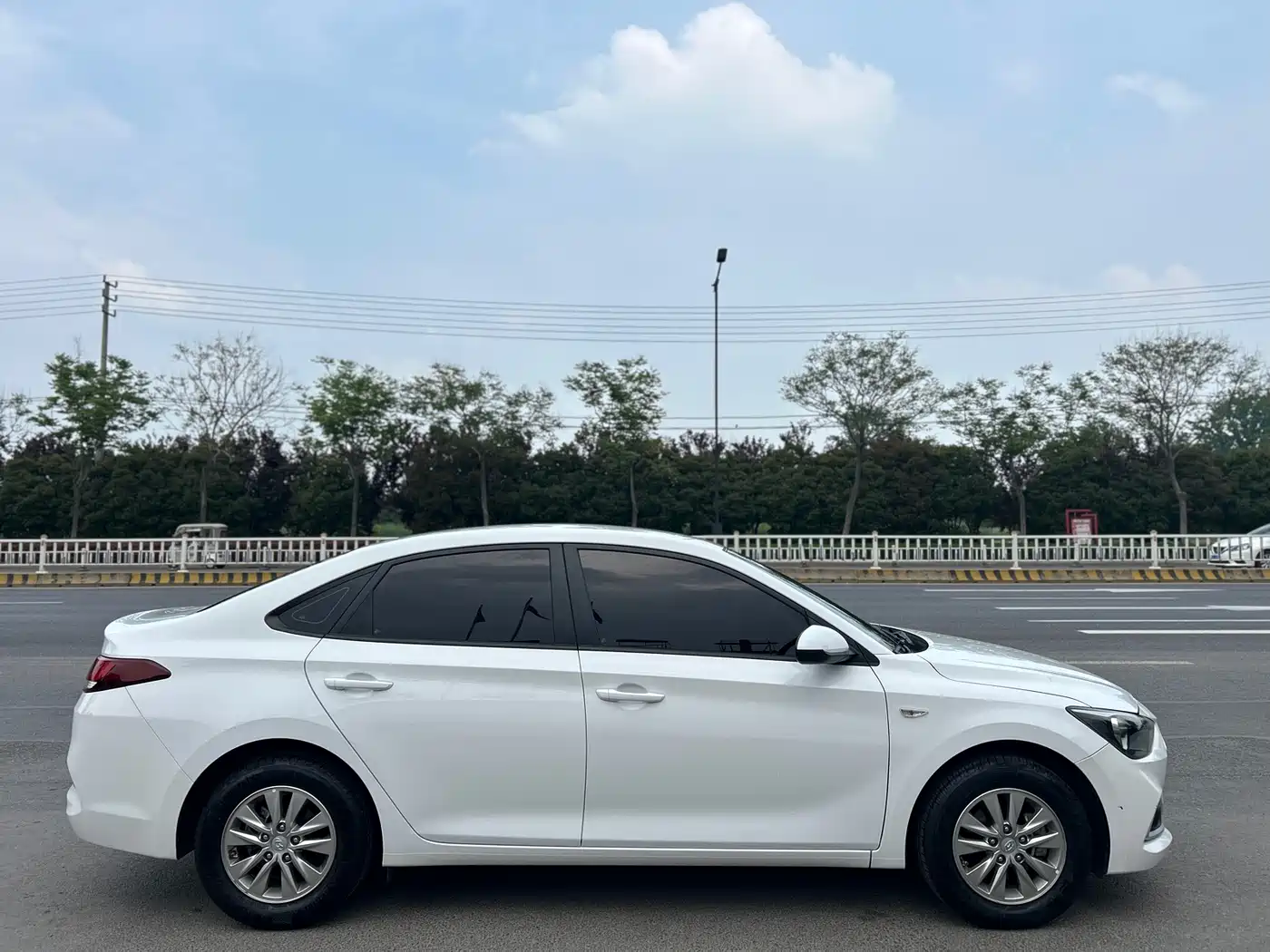 Hyundai Elantra 2018 1.6L Automatic Pleasing Edition GL China VI фото 6