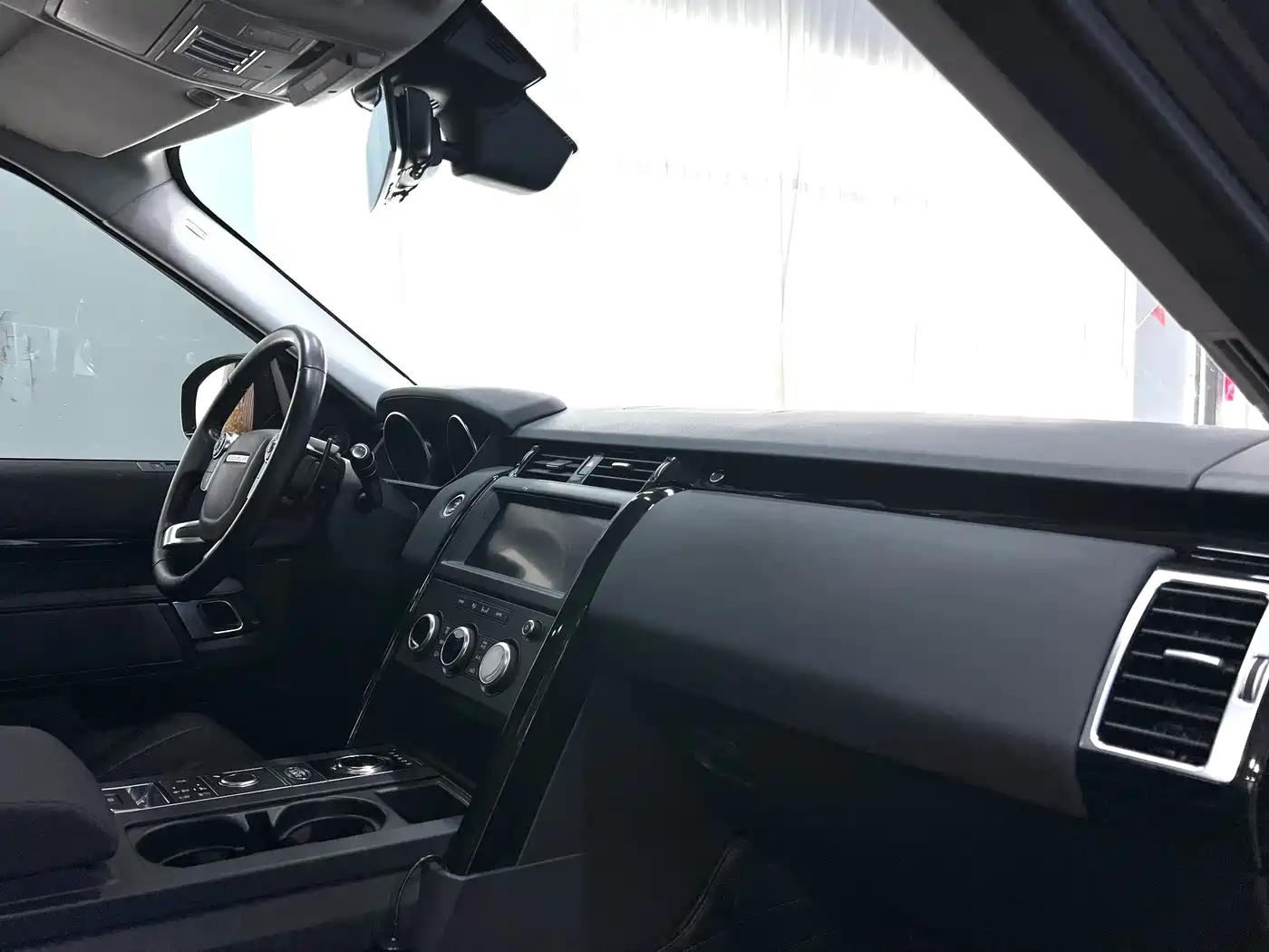 Land Rover Discovery 2018 2.0T Special Edition фото 9