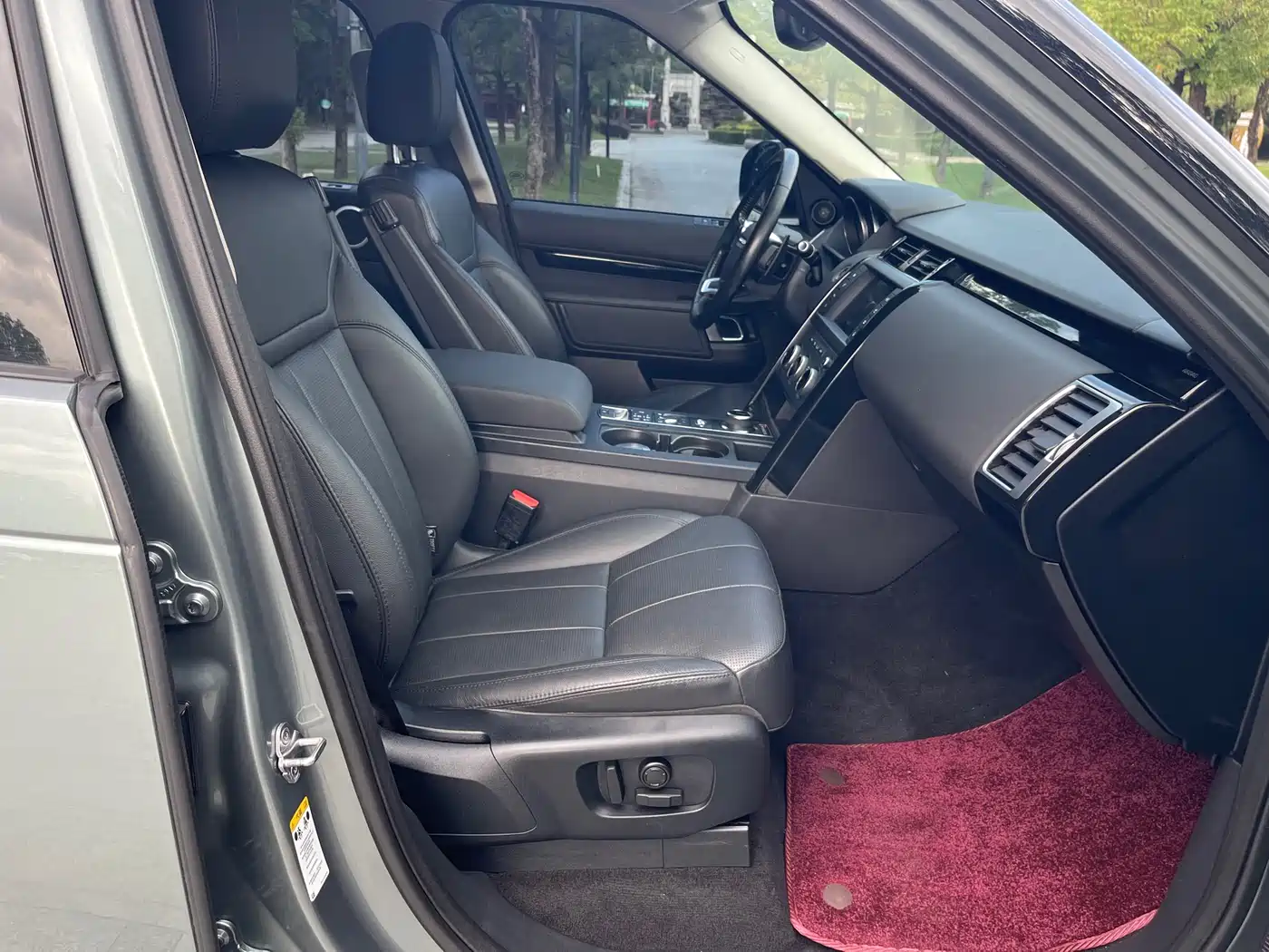 Land Rover Discovery 2017 3.0 SC V6 SE фото 16
