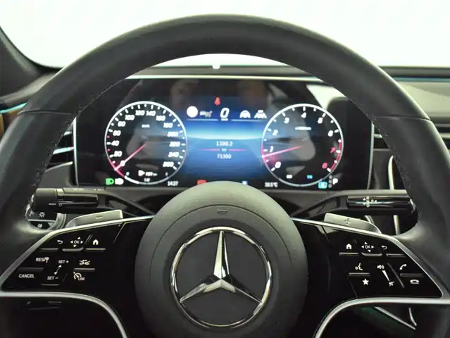 Mercedes-Benz E-Class 2024 E 300 L Fashion — фото 5