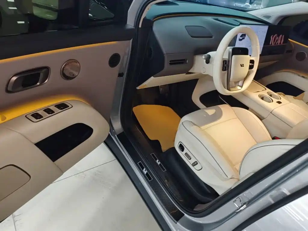 Li Auto Li i8 2025 2025 Standard Edition