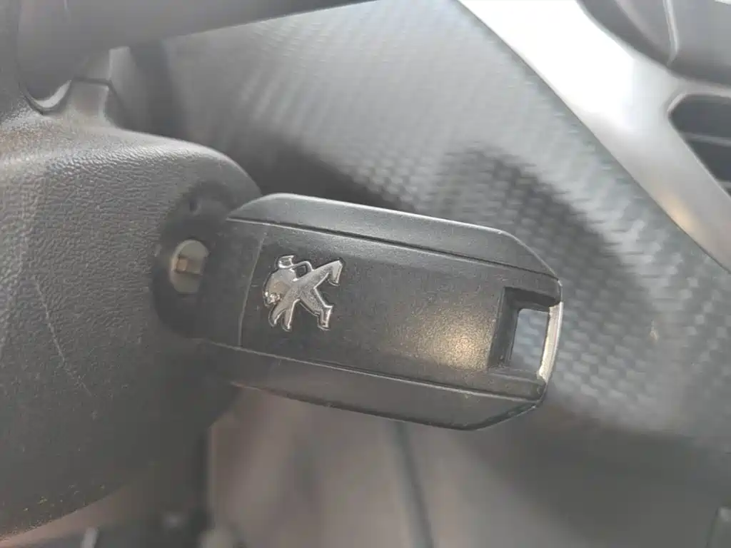 Peugeot 2008 2015 2014 1.6L Automatic Trend Edition
