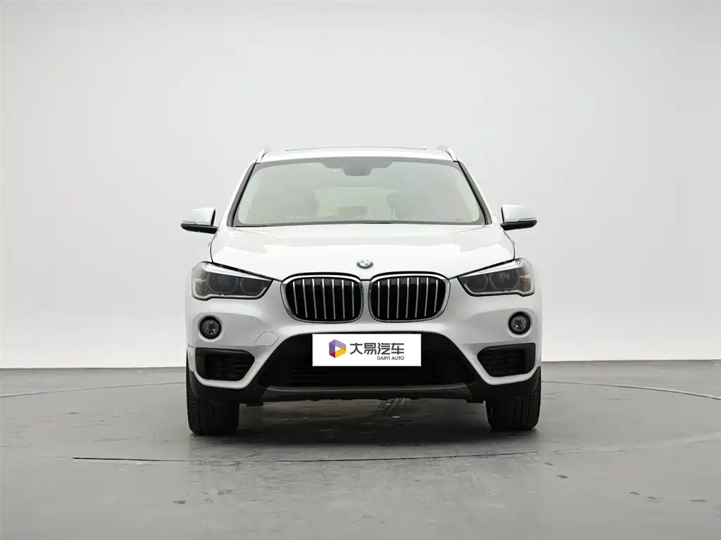 BMW X1 2018 sDrive20Li Leading Model фото 2