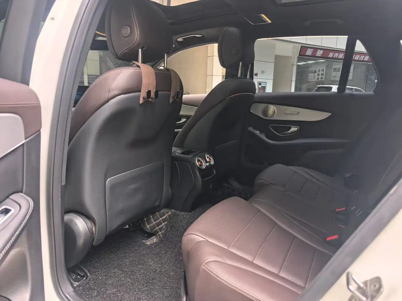 Mercedes-Benz GLC 2022 Model GLC 260 L 4MATIC Dynamic Edition фото 5