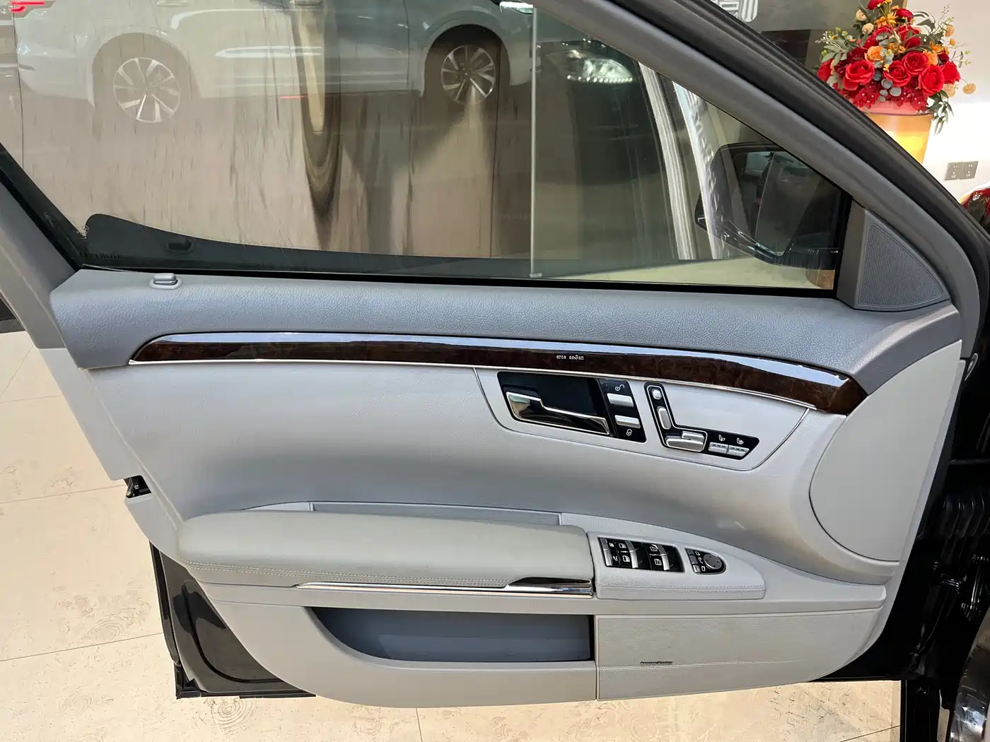 Mercedes-Benz S-Class 2010 S 350 L Luxury фото 8