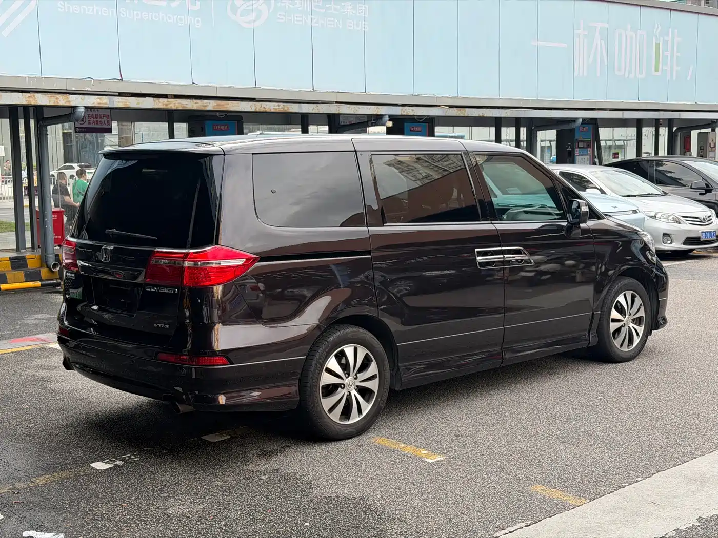 Honda Elysion 2014 2012 2.4L VTi-S Premium Edition
