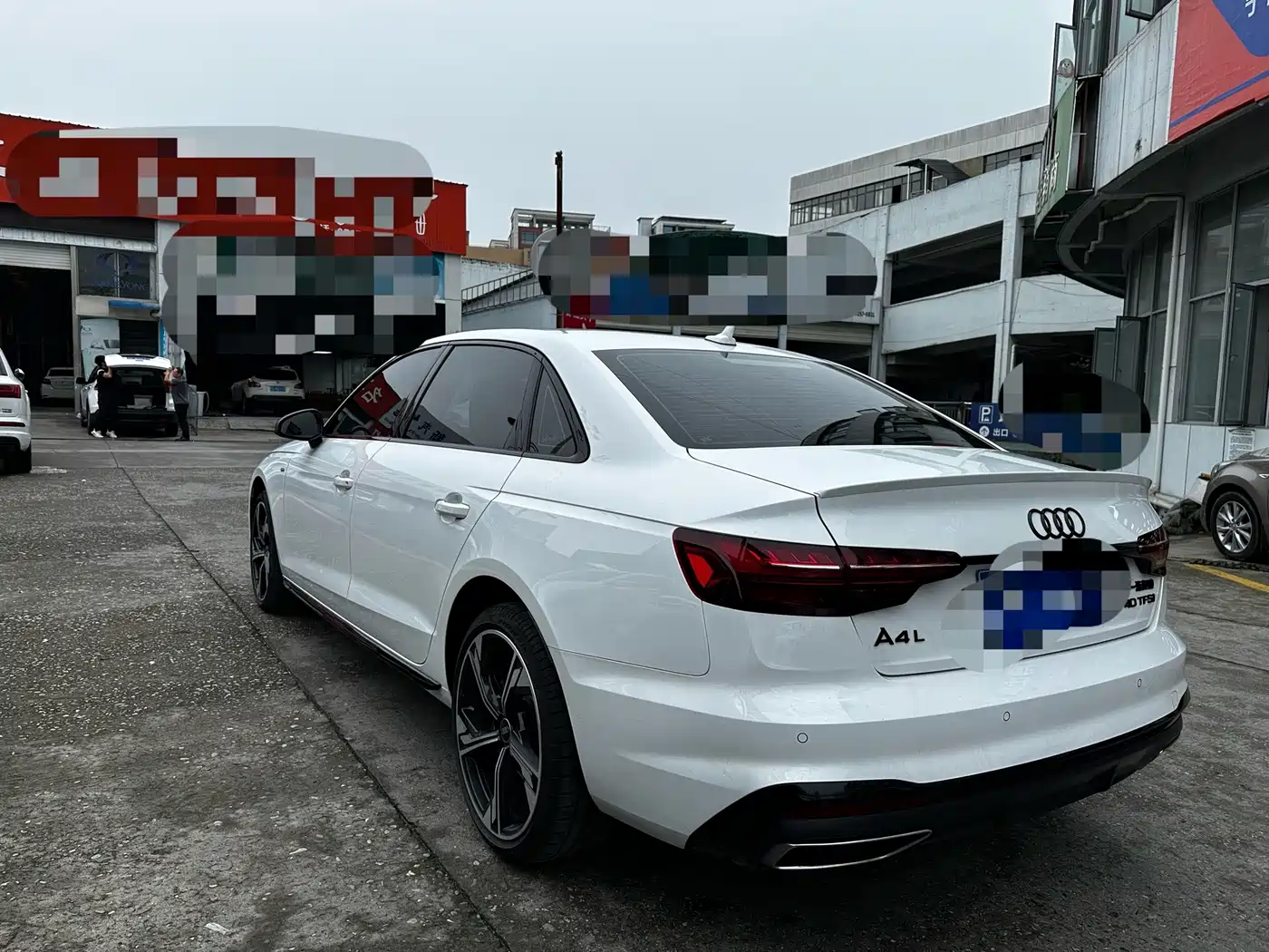 Audi A4L 2025 2024 40 TFSI Luxury Dynamic (Starry Night Edition)