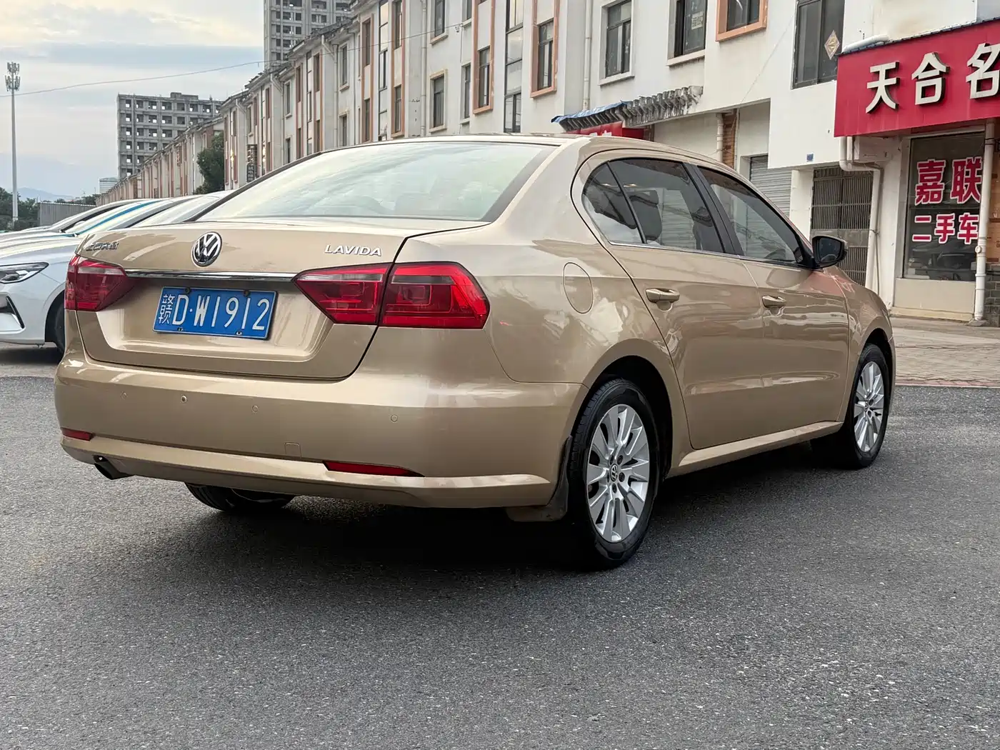 Volkswagen Lavida 2013 Facelift Classic 1.6L Automatic Comfort фото 9
