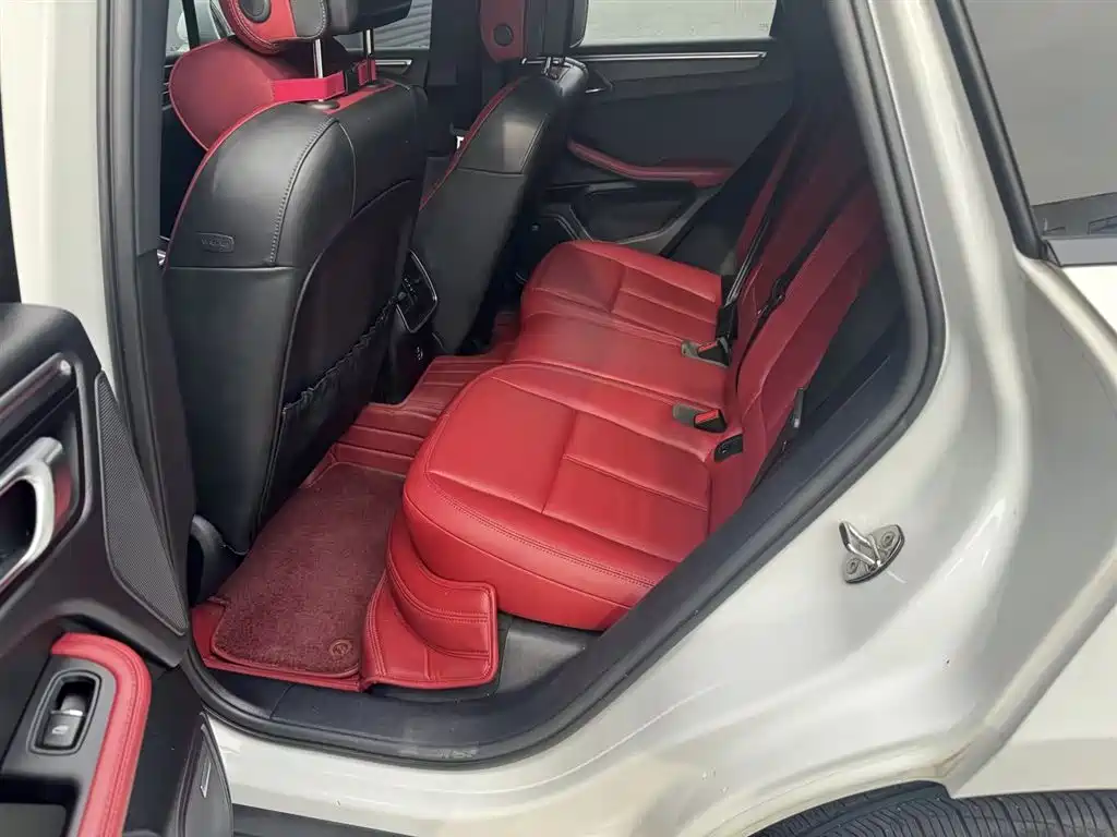 Porsche Macan 2023 Macan 2.0T фото 17