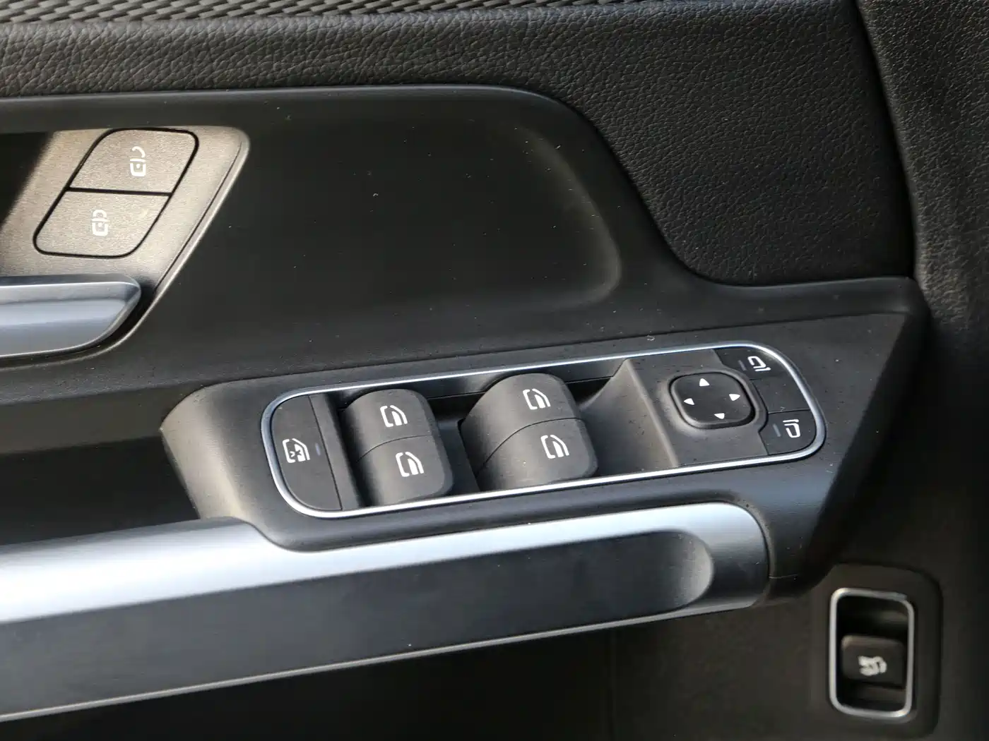 Фото 10 - Mercedes-Benz GLB