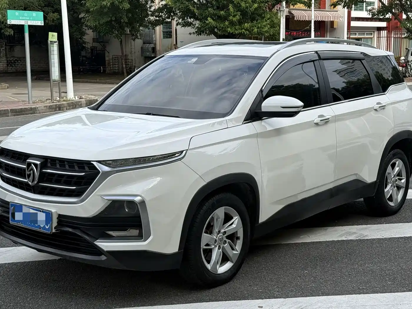 Baojun 530 2019 2019 1.5T CVT Luxury 7-Seater China VI