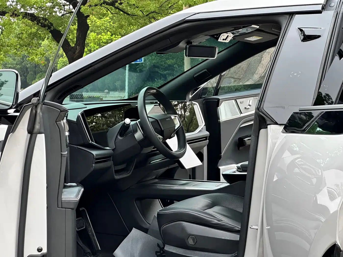 HiPhi Y 2023 2023 810km Long Range Edition