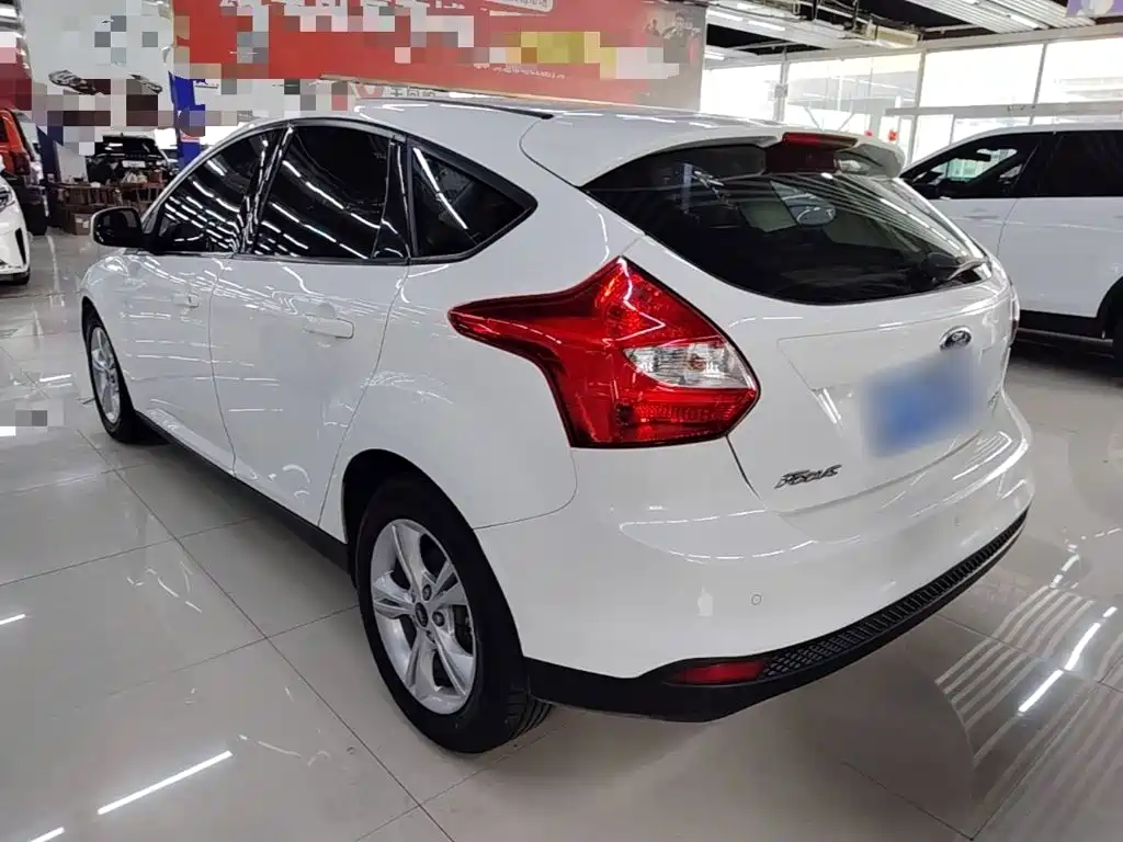 Фото 5 - Ford Focus