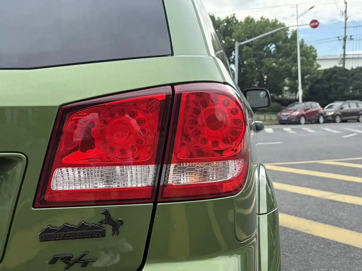 Dodge Journey 2015 2013 Model 2.4L 2WD Premium Edition