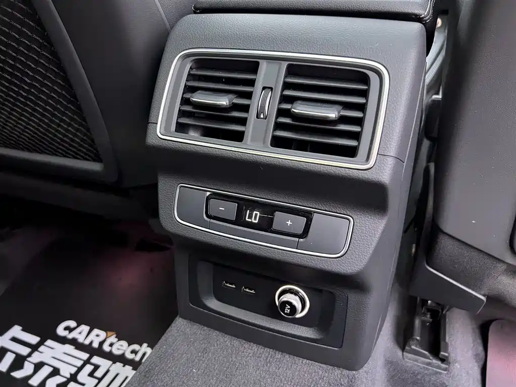 Audi Q5L Sportback 2022 40 TFSI Luxury фото 26