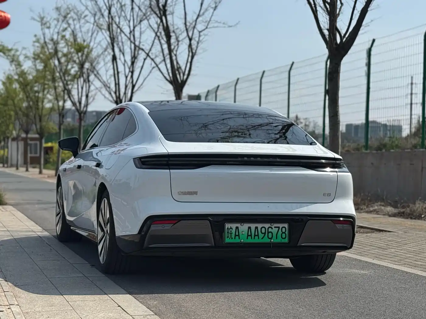 GEELY GALAXY GALAXY E8