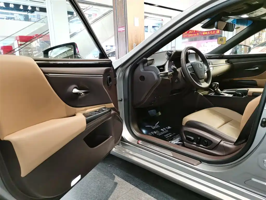 Lexus ES 2018 200 Excellence Edition China V фото 5
