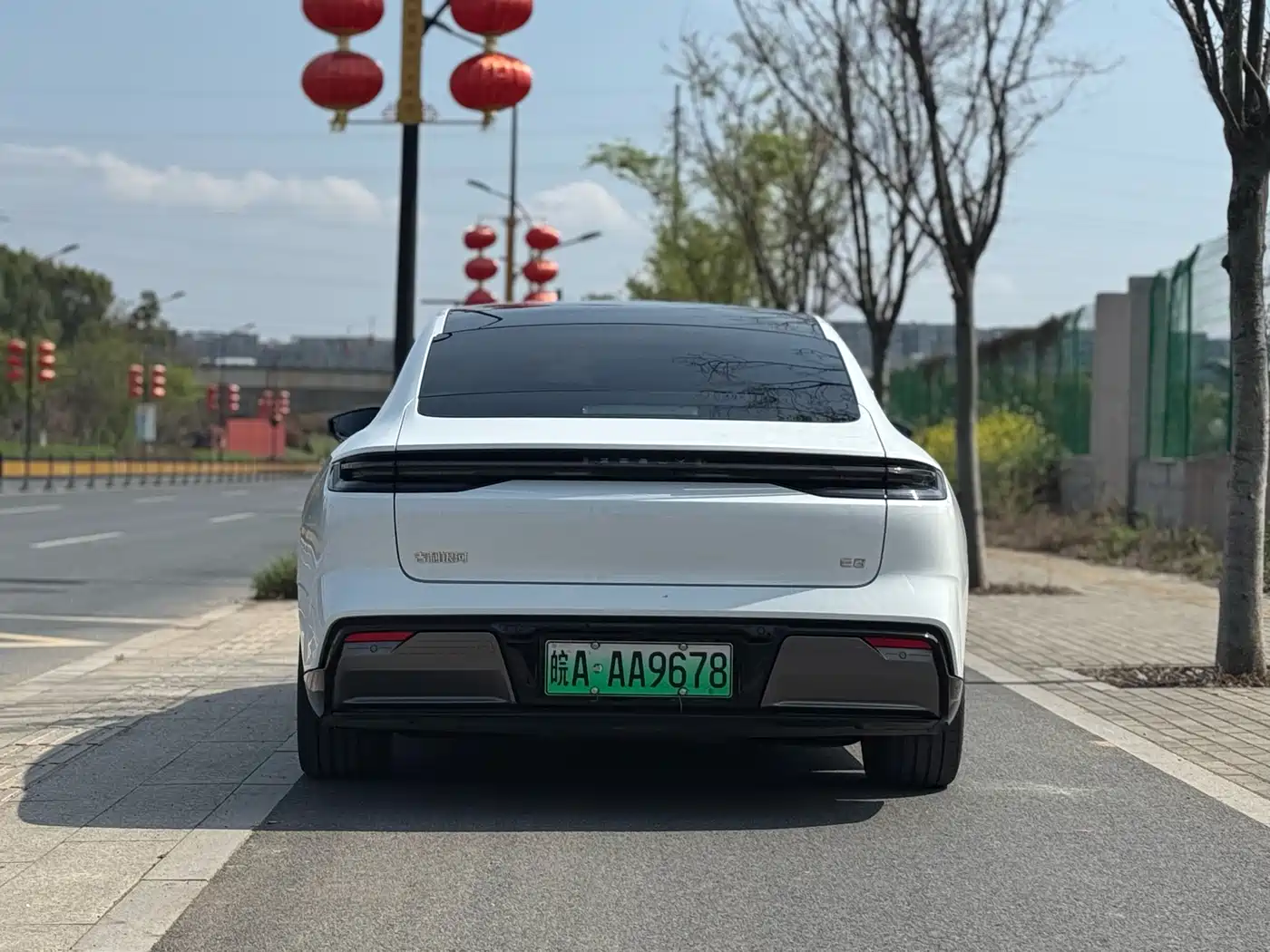 GEELY GALAXY GALAXY E8