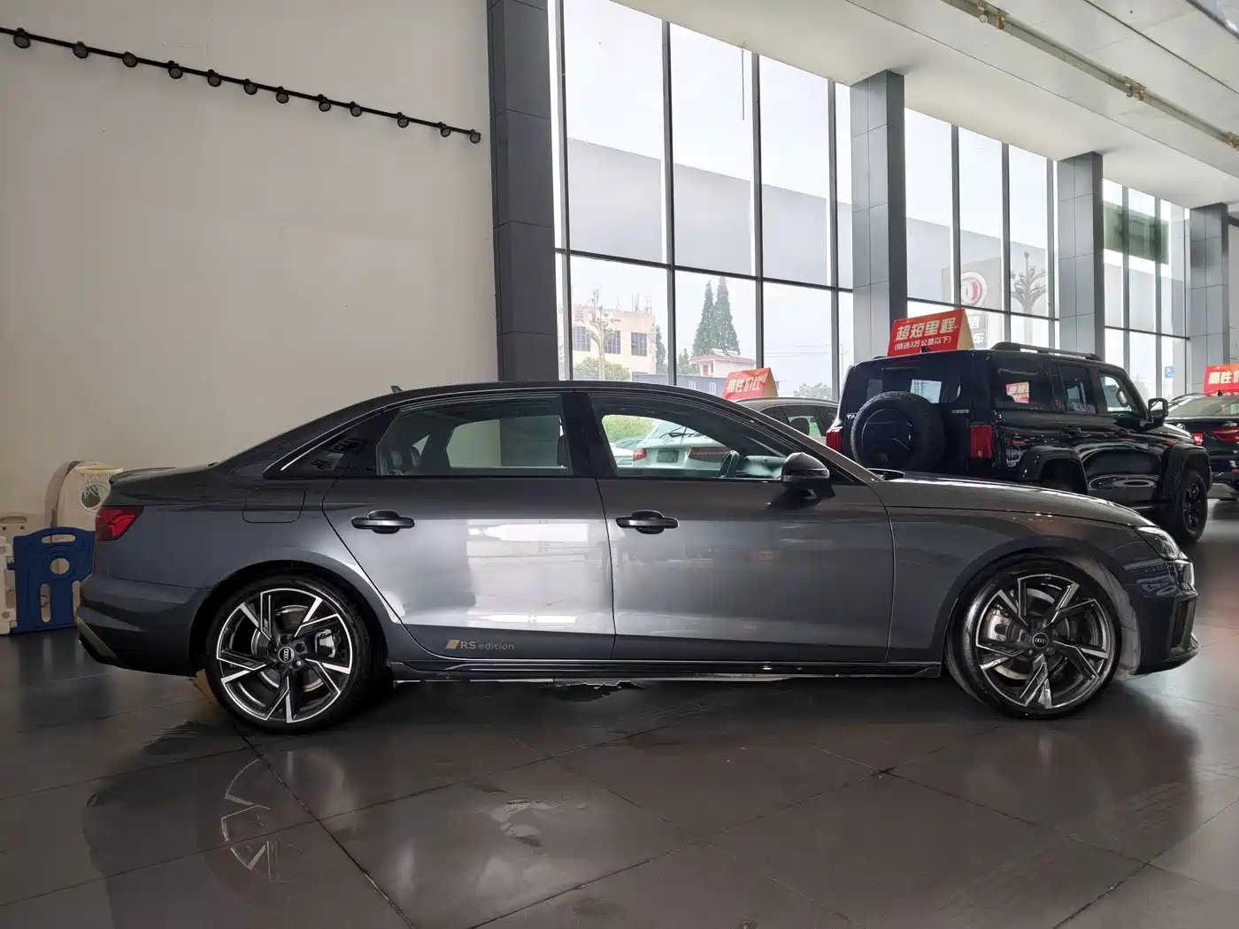 Фото 6 - Audi A4L