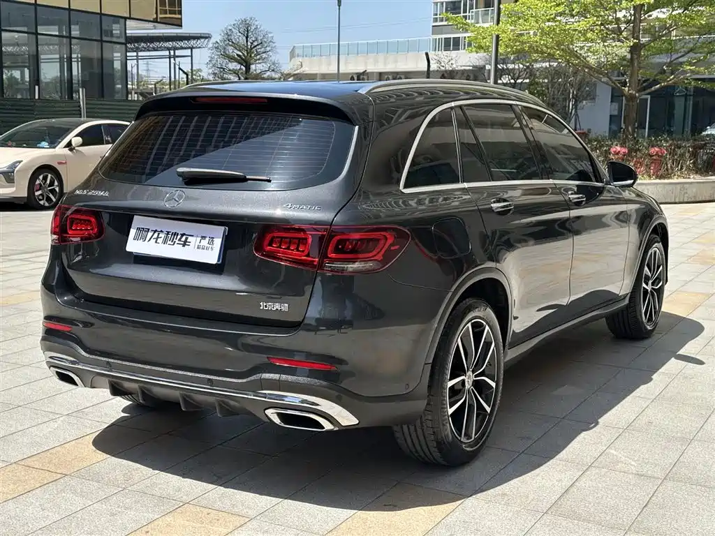 MERCEDES-BENZ GLC