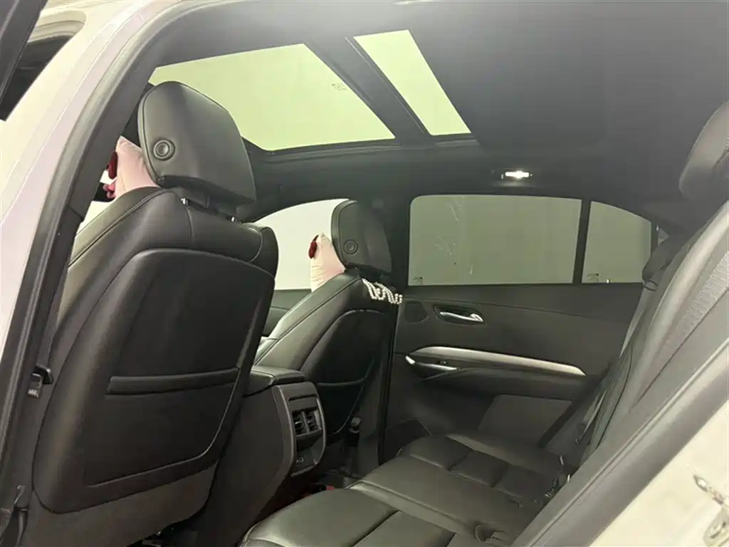 Cadillac XT4 2021 28T FWD Premium Edition фото 11
