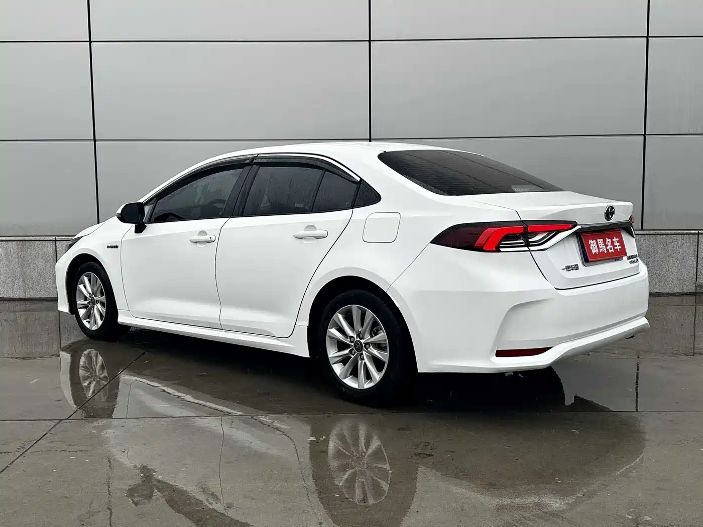 Toyota Corolla 2023 1.8L Smart Hybrid Dual Engine Elite Edition фото 5
