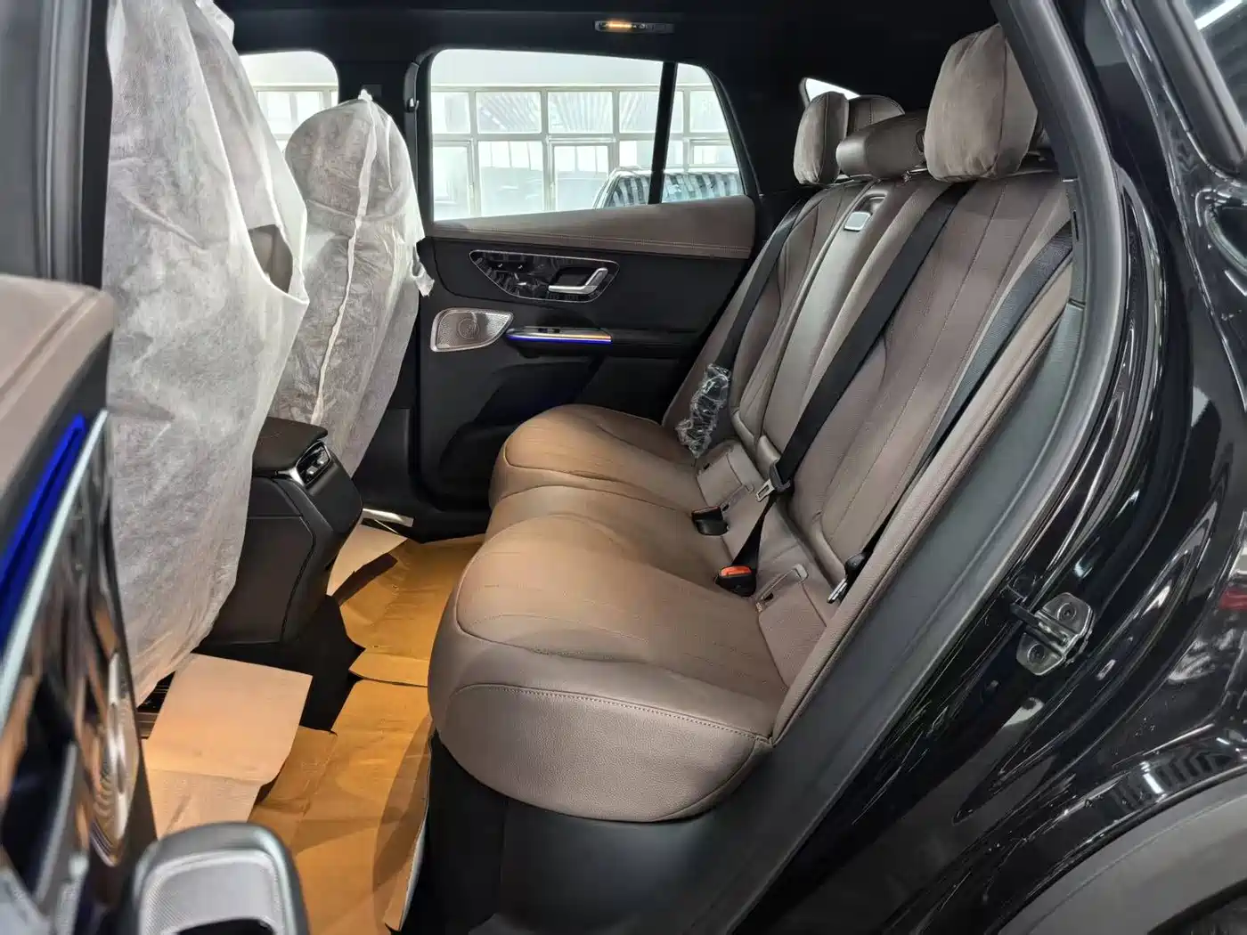 MERCEDES-BENZ EQE SUV