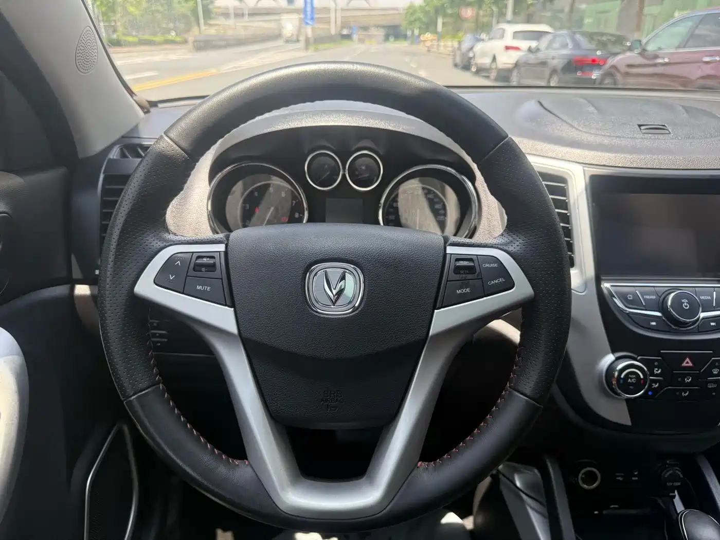 Фото 10 - Changan CS35