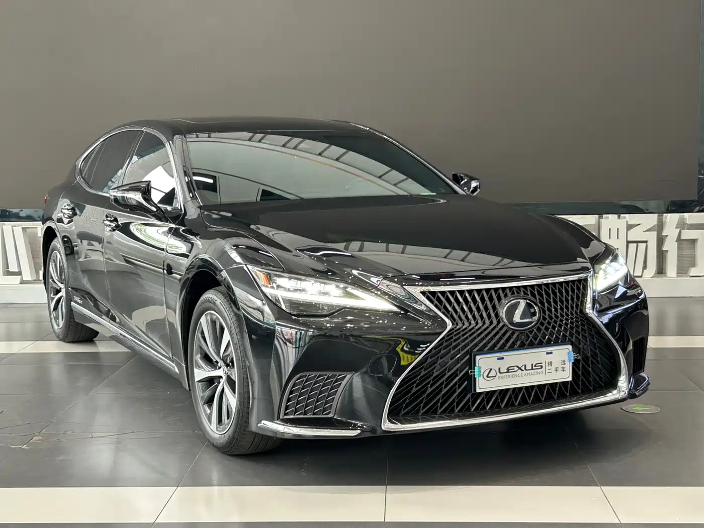 Lexus LS 2021 500h Excellence Edition фото 2