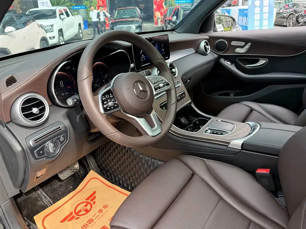 MERCEDES-BENZ GLC