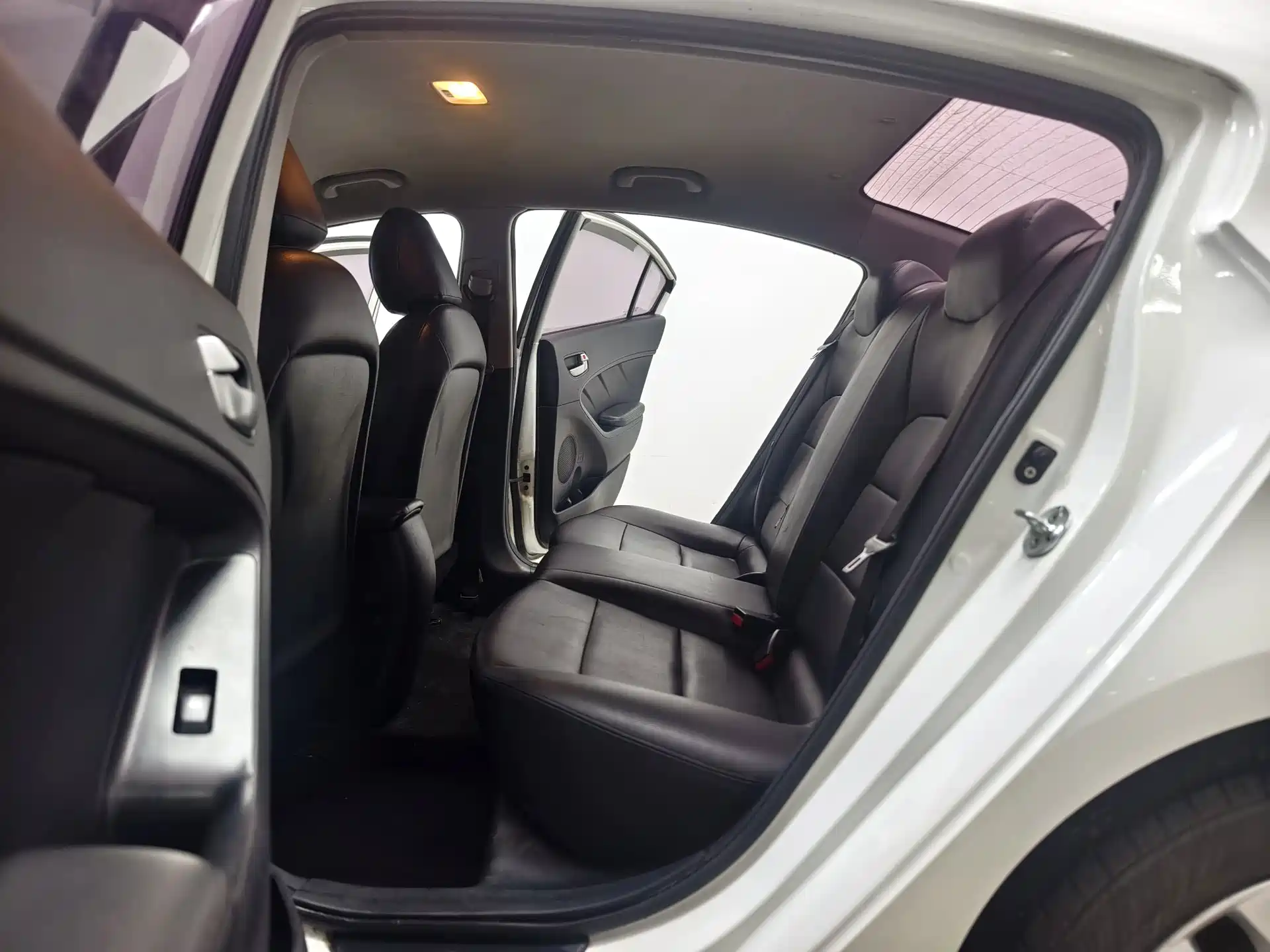 صورة 12 - Kia K3