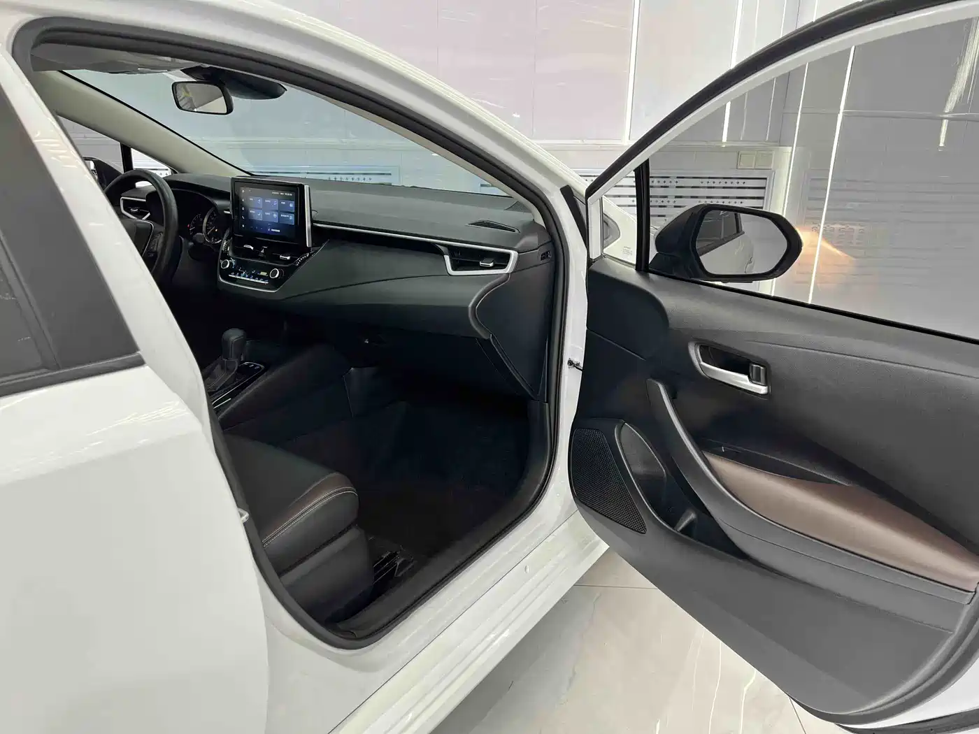 Toyota Corolla 2021 1.2T S-CVT Elite PLUS Edition фото 20