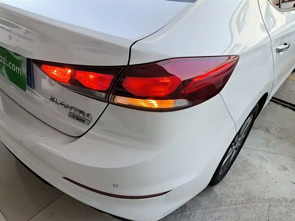 Hyundai Elantra 2016 1.4T DCT Dynamic·Elite Edition фото 8