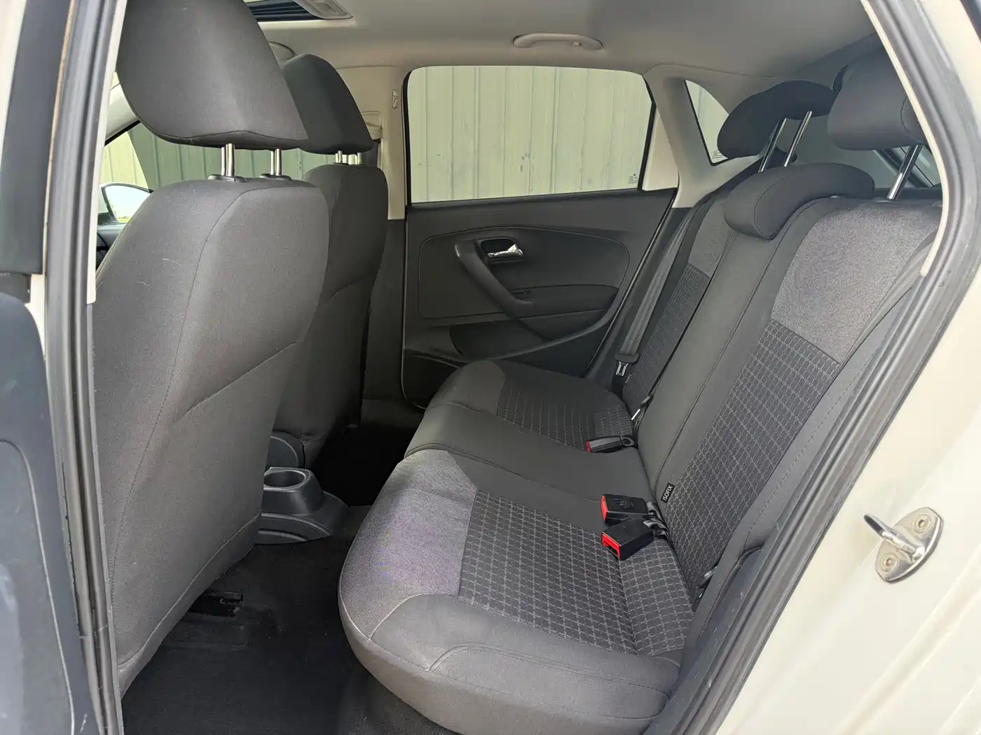 Volkswagen Polo 2016 1.6L Automatic Comfort фото 8