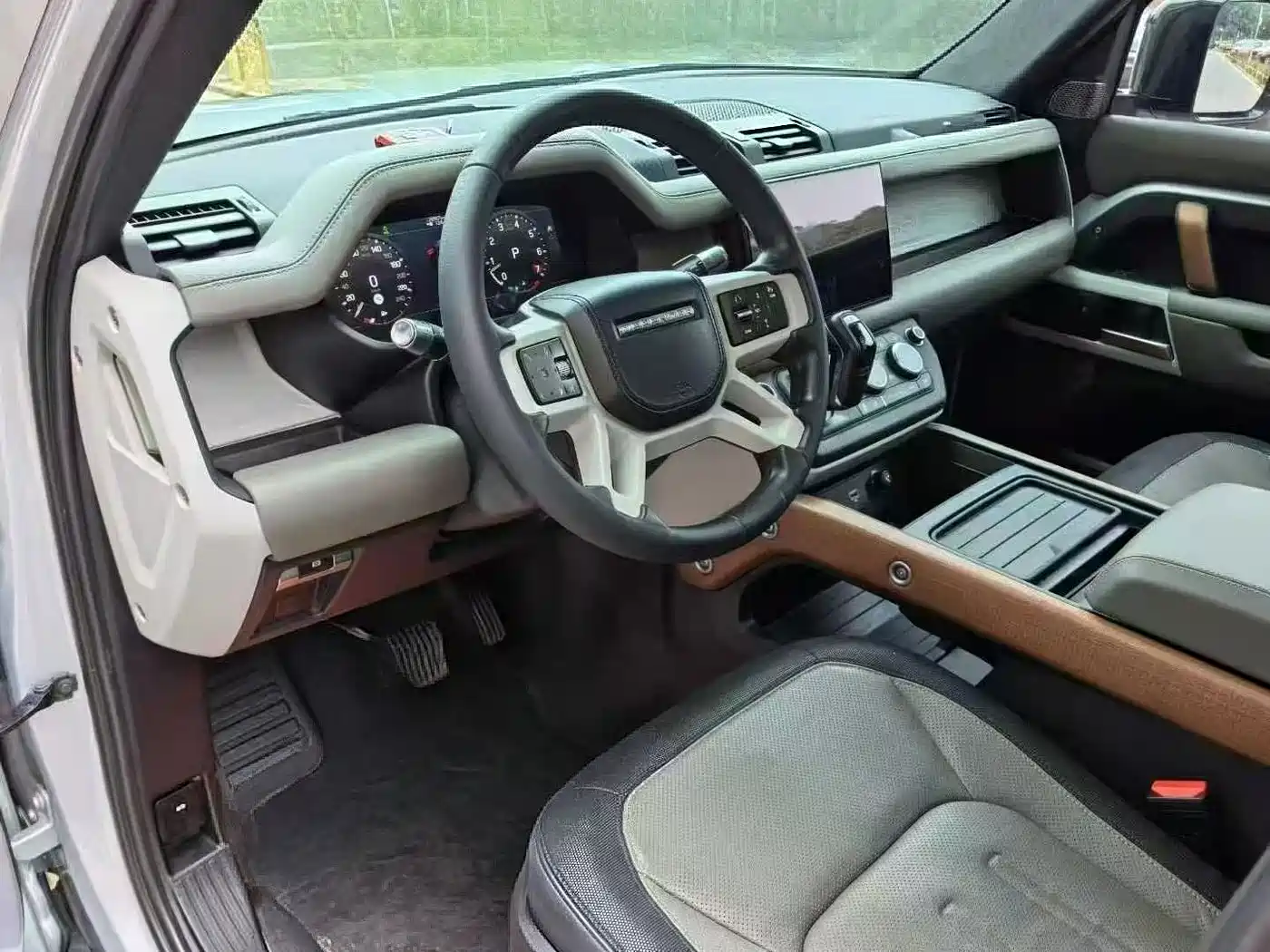 Land Rover Defender 2022 110 P400 X-DYNAMIC HSE фото 4