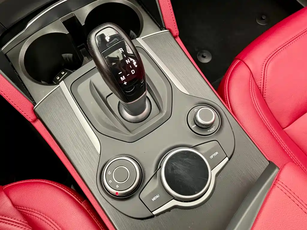 Alfa Romeo Stelvio 2019 2017 2.0T 200HP Elite