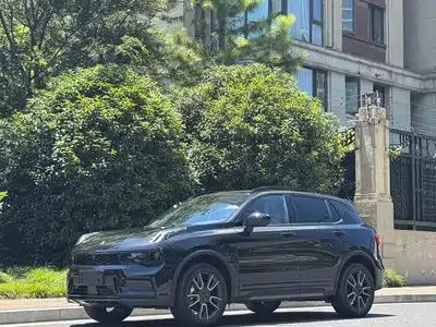 Lynk & Co 01
