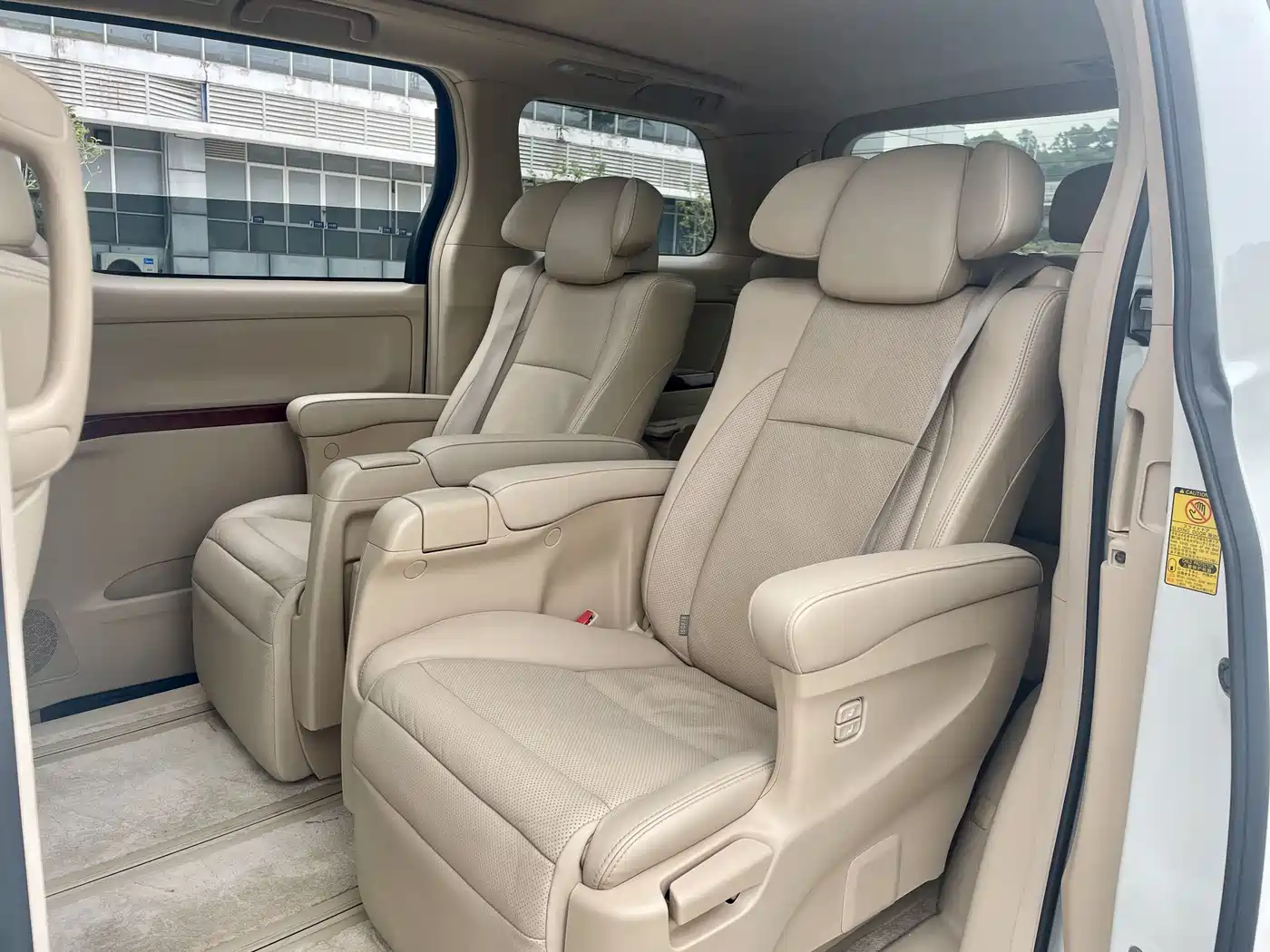 Toyota Alphard 2011 3.5L Luxury Edition фото 19