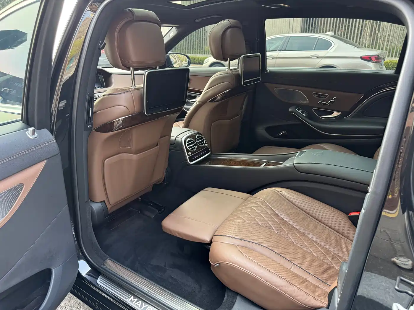 Mercedes-Benz Maybach S-Class 2015 S 500 4MATIC фото 19