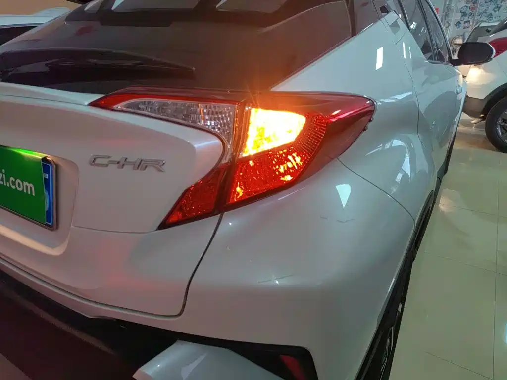 Toyota C-HR 2021 2020 Model 2.0L Leading