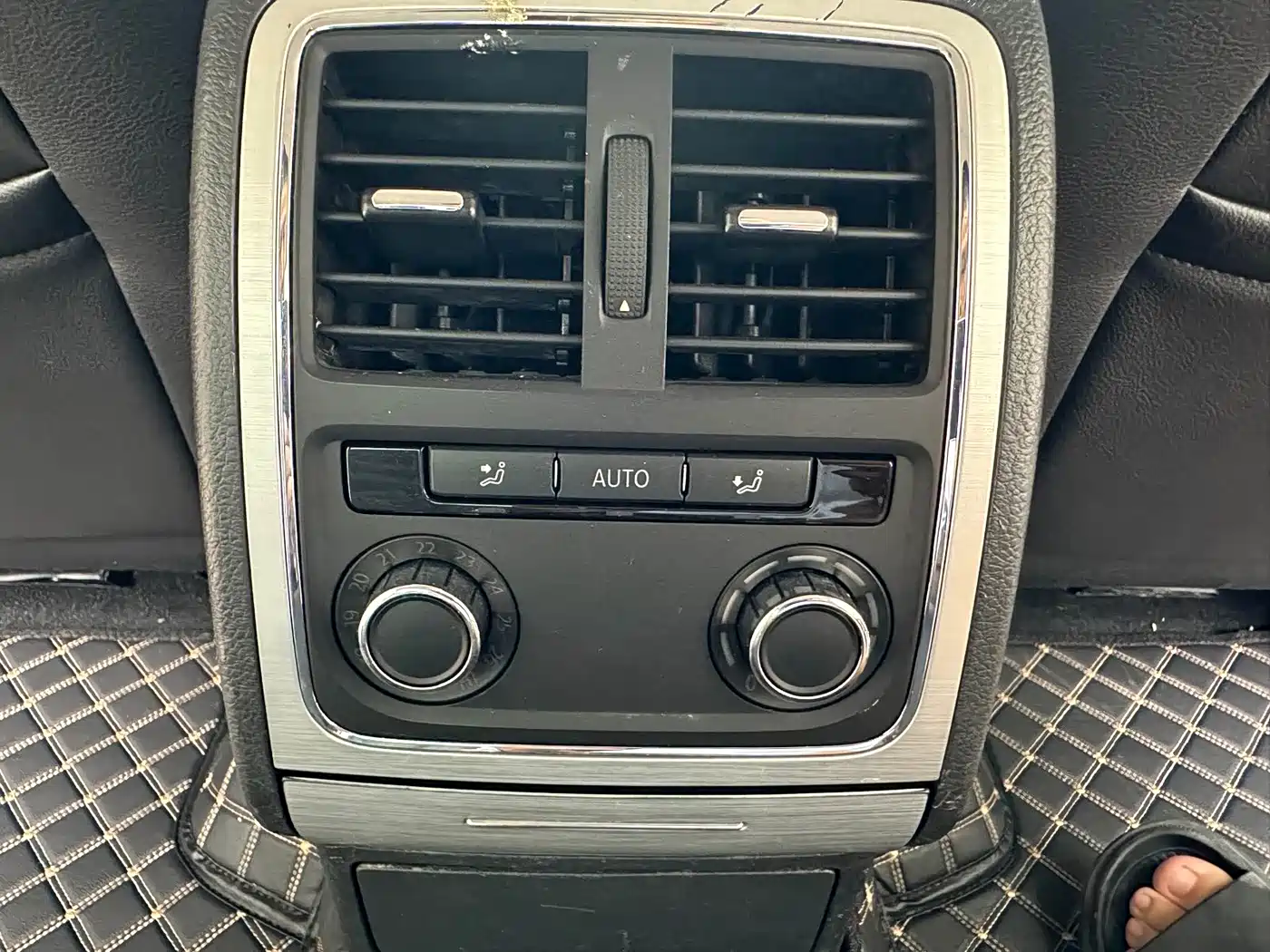 Photo 13 - Volkswagen Passat