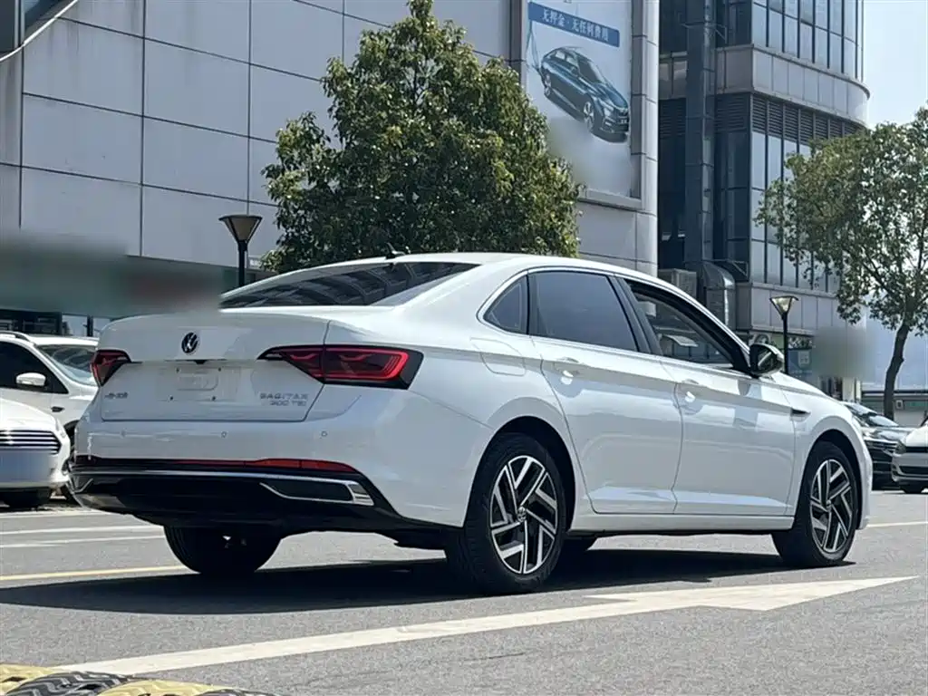 Volkswagen Sagitar 2024 300TSI DSG Surpass Edition фото 12