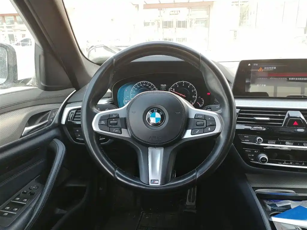 BMW 5 Series (Import) 2019 525i M Sport Package фото 3