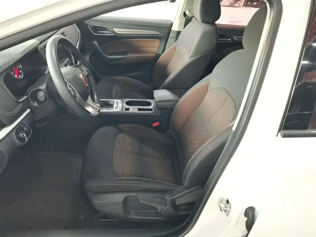 Roewe i6 2019 2019 PLUS 1.6L CVT 4G Connected Luxury Great Edition