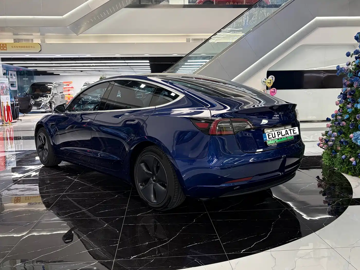 Tesla Model 3 (Import) 2019 2019 Long Range RWD Version