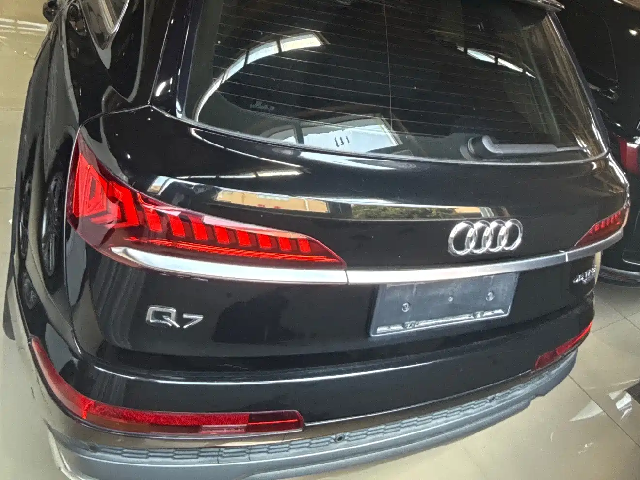 Фото 12 - Audi Q7