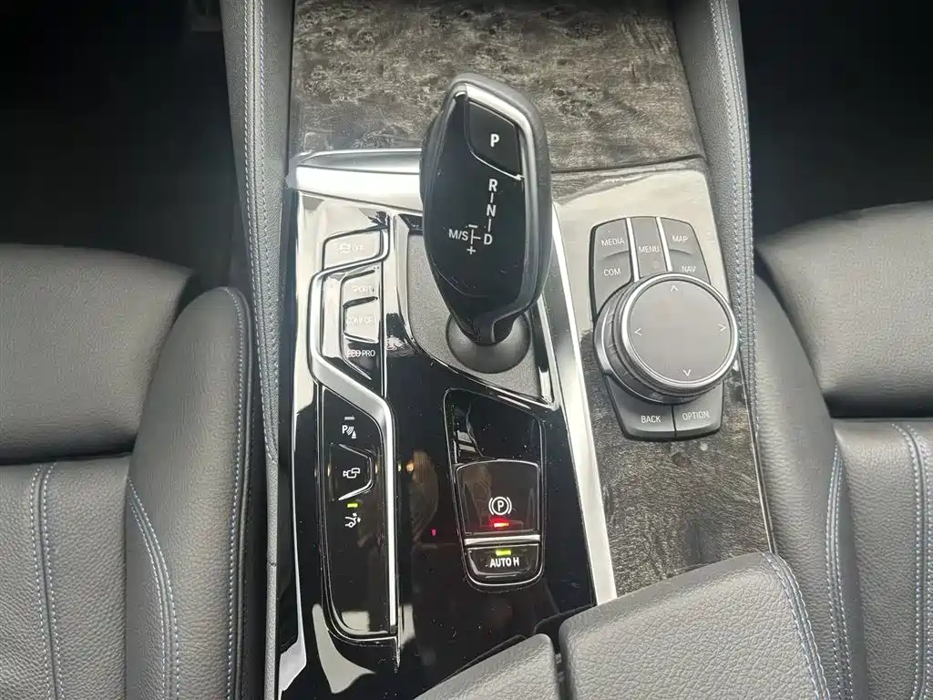 BMW 6 SERIES GT