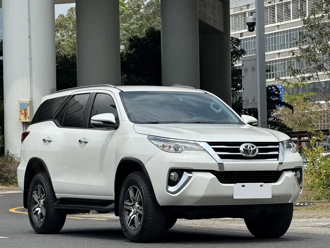 Toyota Fortuner 2016 2.7L Middle East Edition фото 2