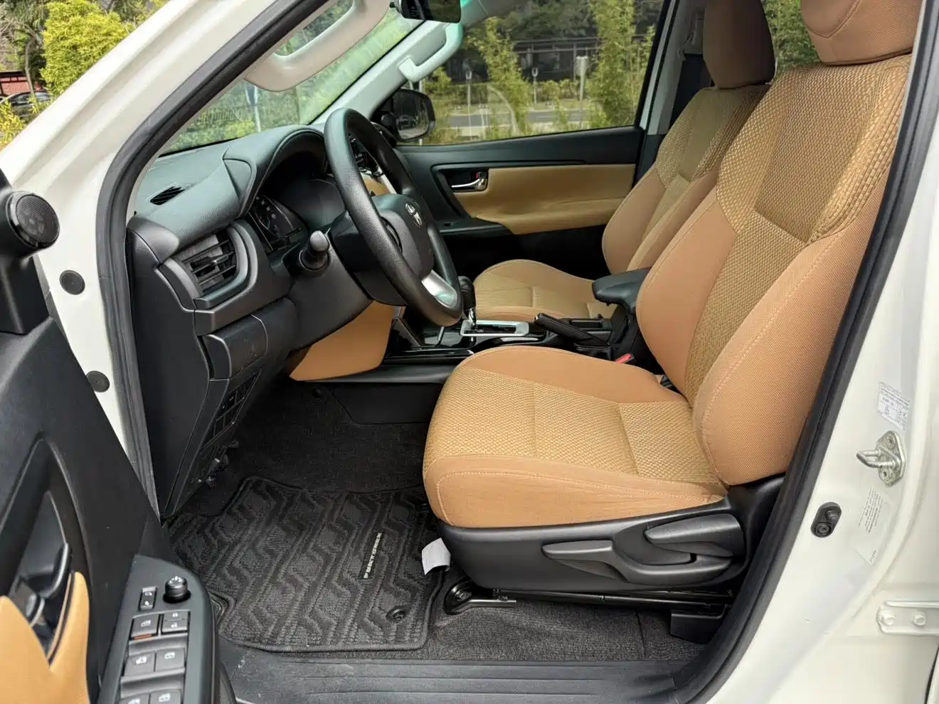 Toyota Fortuner 2016 2.7L Middle East Edition фото 14